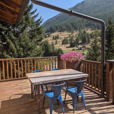 - Maison Monte Rosa- Pool, Spa, Gym *